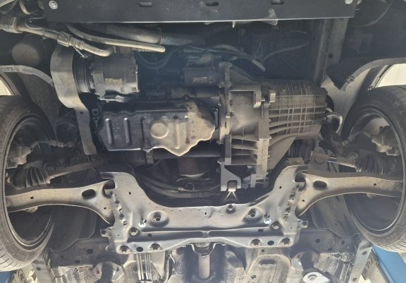 Acél motor, kapcsolószekrény, hűtő védőlemez Ford Transit Connect