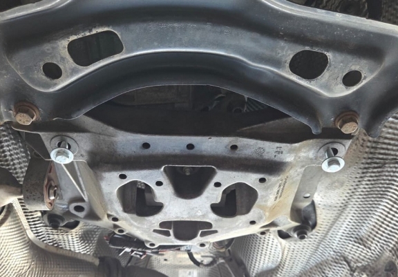 Acél motor, hűtő védőlemez Audi A7