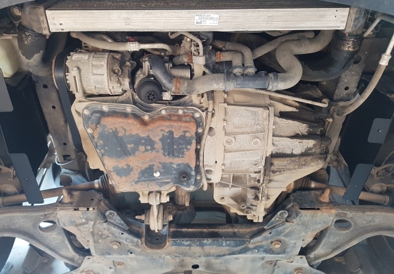 Aluminium motor, kapcsolószekrény védőlemez Nissan NV400