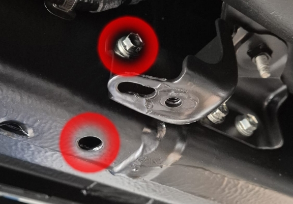 Acél differenciálmű, részecskeszűrő védőlemez Toyota Hilux