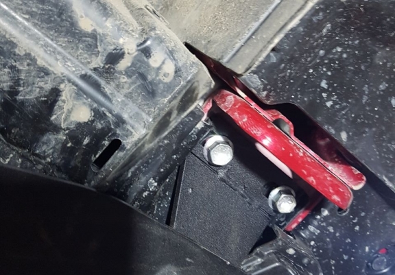 Acél motor, kapcsolószekrény védőlemez Suzuki Vitara