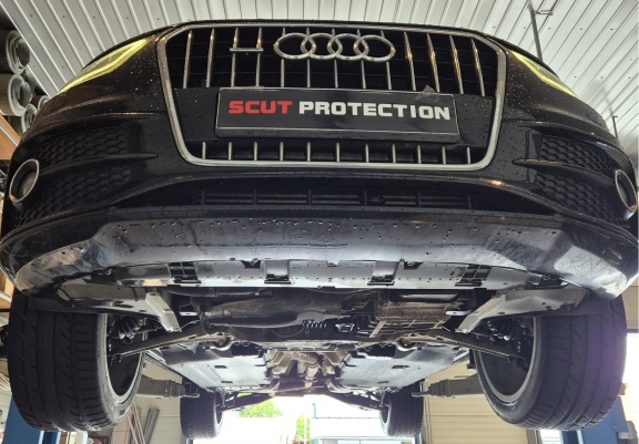 Acél motor, kapcsolószekrény, hűtő védőlemez Audi Q2